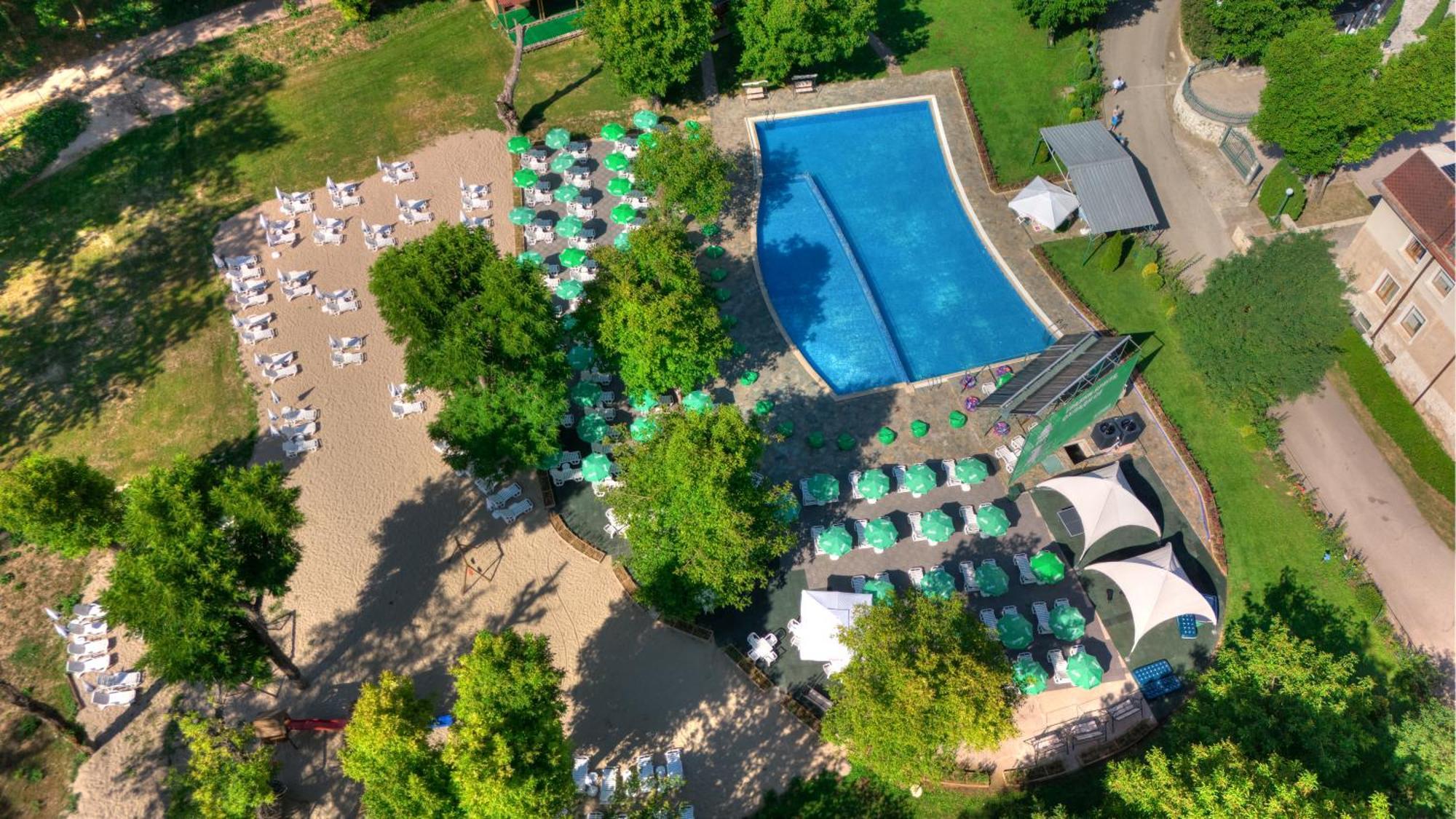 Park Hotel Kaylaka Pleven Exteriör bild