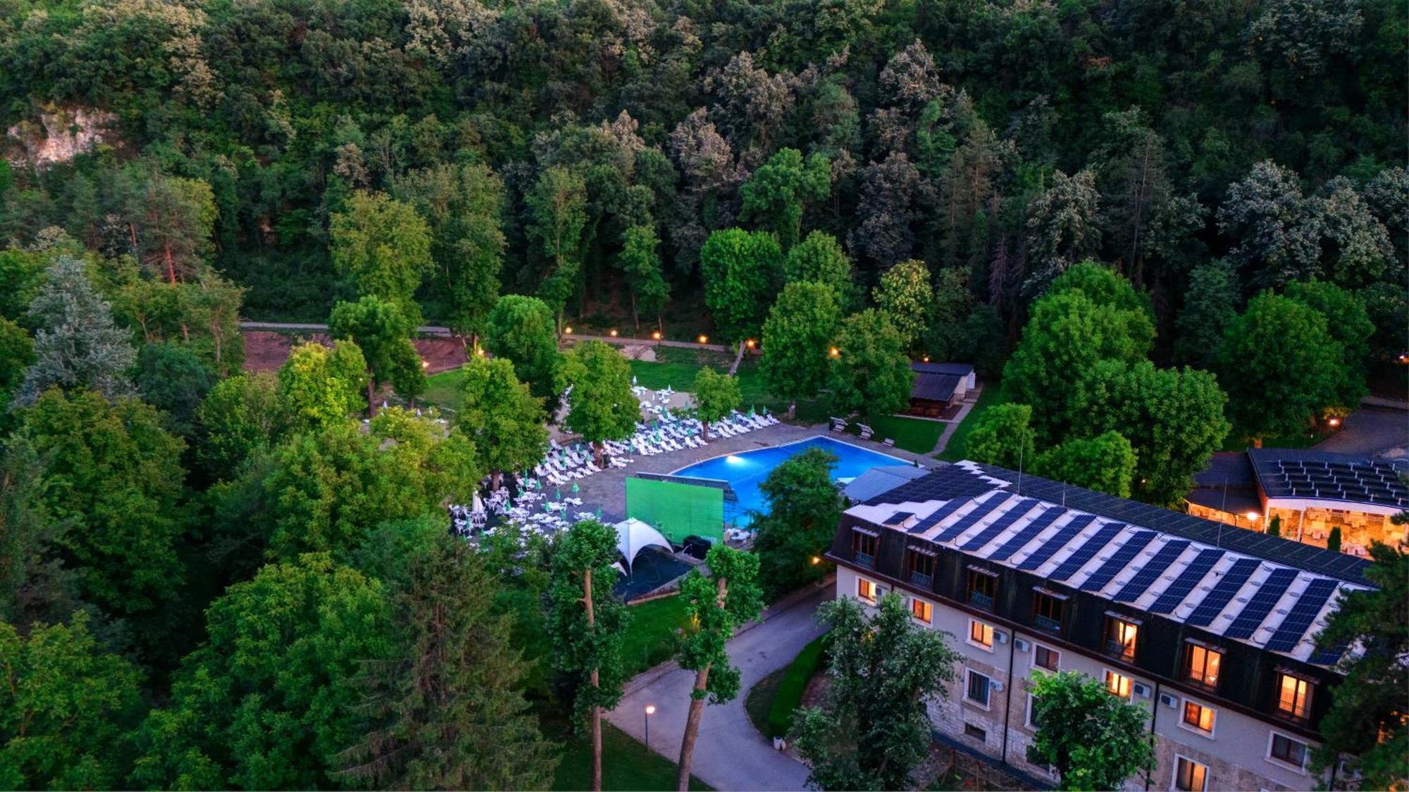 Park Hotel Kaylaka Pleven Exteriör bild